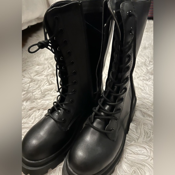 DV Dolce Vita Lug Combat Boot Black Leather Size Women’s 7.5 - NEW! - Picture 6 of 13